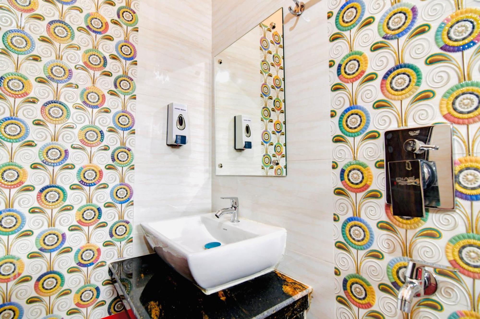 Hotel Kanan Inn Kalküta Dış mekan fotoğraf